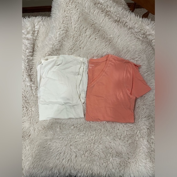 Amazon Essentials Tops - Amazon Essential v neck bundle